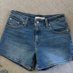 Levi’s denim shorts sz 26 waist